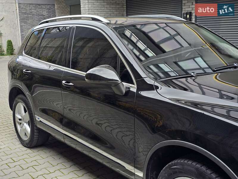 Внедорожник / Кроссовер Volkswagen Touareg 2011 в Хмельницком