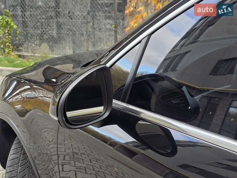 Внедорожник / Кроссовер Volkswagen Touareg 2011 в Хмельницком