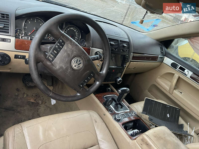 Позашляховик / Кросовер Volkswagen Touareg 2008 в Києві