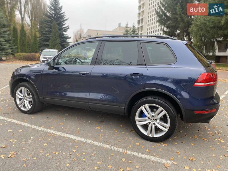 Позашляховик / Кросовер Volkswagen Touareg 2013 в Вінниці