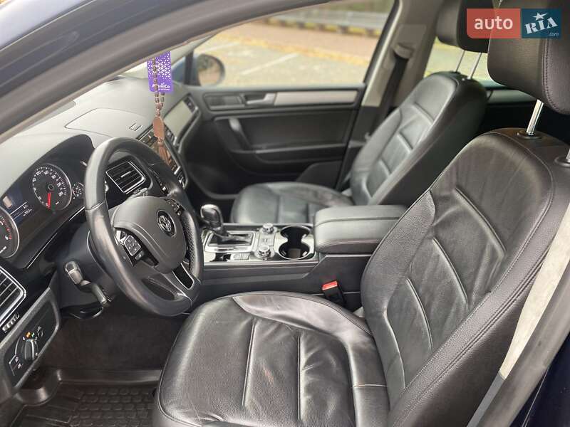 Позашляховик / Кросовер Volkswagen Touareg 2013 в Вінниці