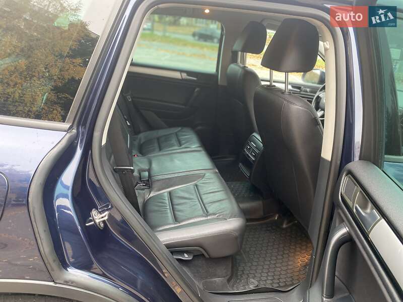 Позашляховик / Кросовер Volkswagen Touareg 2013 в Вінниці