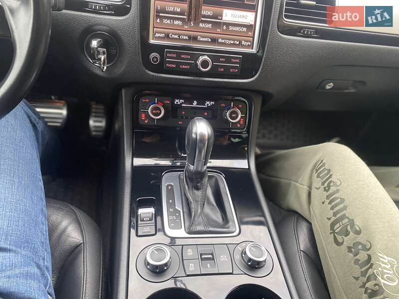 Позашляховик / Кросовер Volkswagen Touareg 2013 в Вінниці