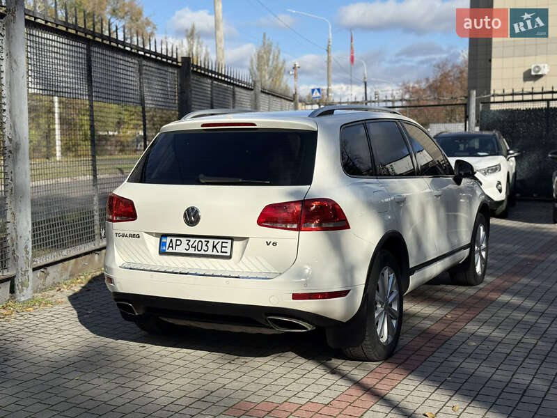 Внедорожник / Кроссовер Volkswagen Touareg 2011 в Запорожье