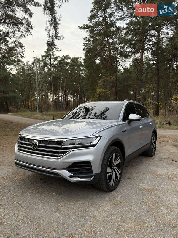 Внедорожник / Кроссовер Volkswagen Touareg 2021 в Киеве