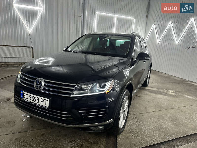 Позашляховик / Кросовер Volkswagen Touareg 2015 в Вінниці