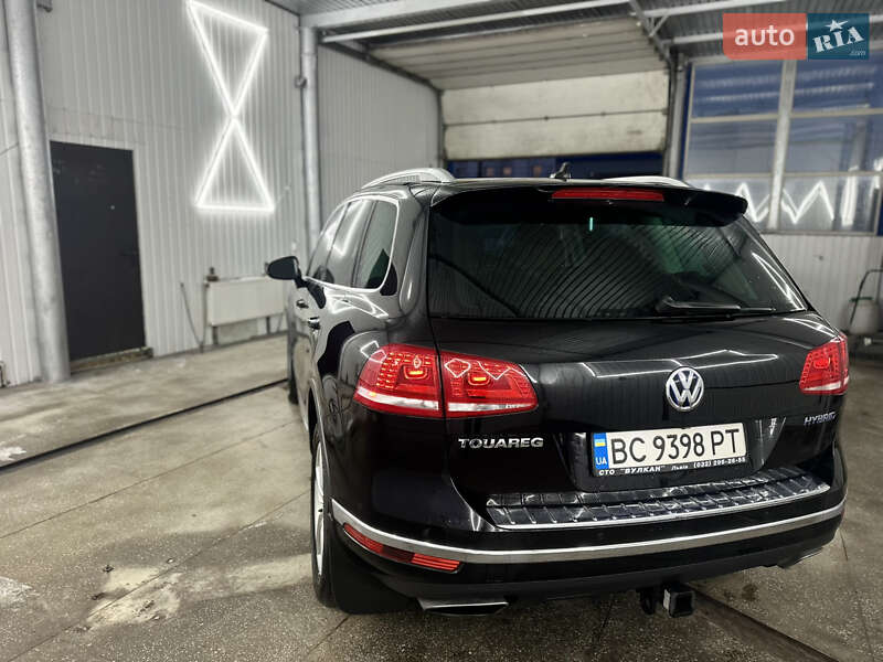 Позашляховик / Кросовер Volkswagen Touareg 2015 в Вінниці