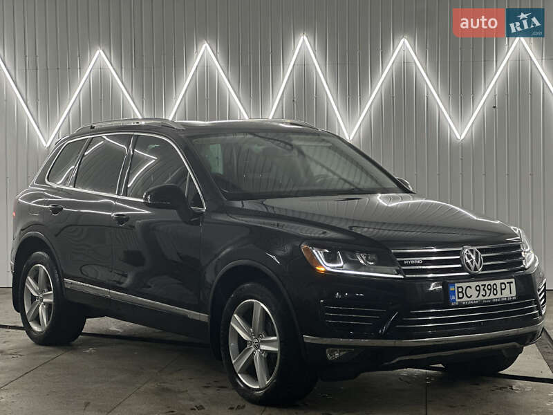 Позашляховик / Кросовер Volkswagen Touareg 2015 в Вінниці