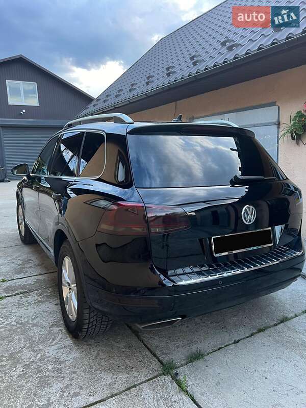 Внедорожник / Кроссовер Volkswagen Touareg 2011 в Рожнятове