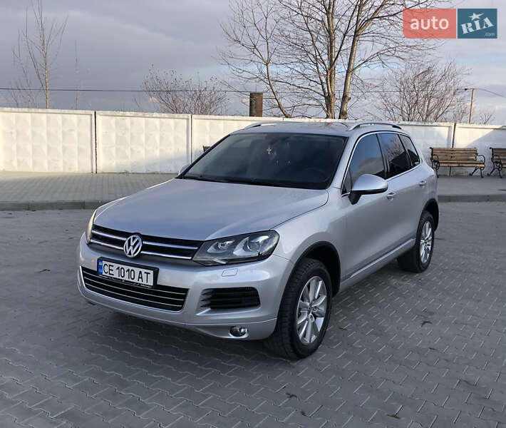 Внедорожник / Кроссовер Volkswagen Touareg 2012 в Хотине