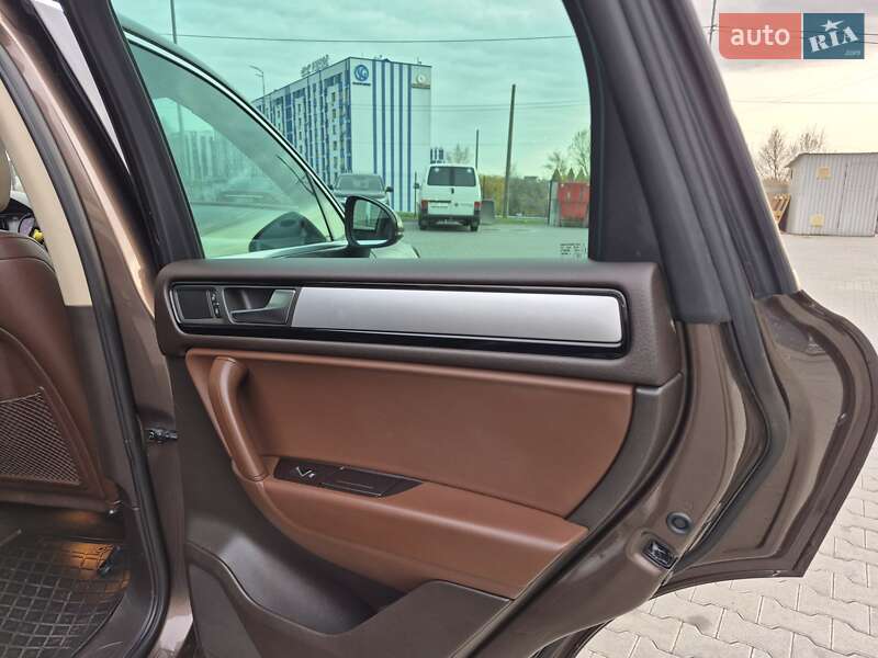 Внедорожник / Кроссовер Volkswagen Touareg 2010 в Киеве фото 10 Внедорожник / Кроссовер Volkswagen Touareg 2010 в Киеве