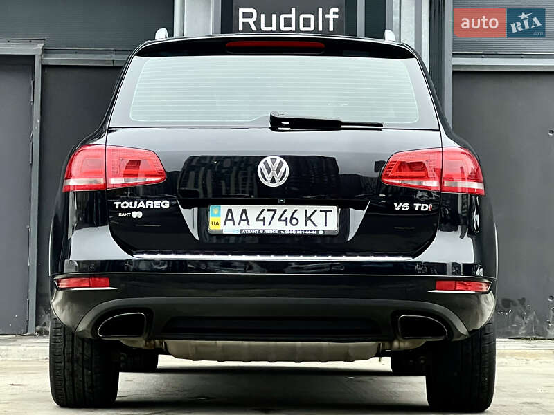 Внедорожник / Кроссовер Volkswagen Touareg 2014 в Киеве