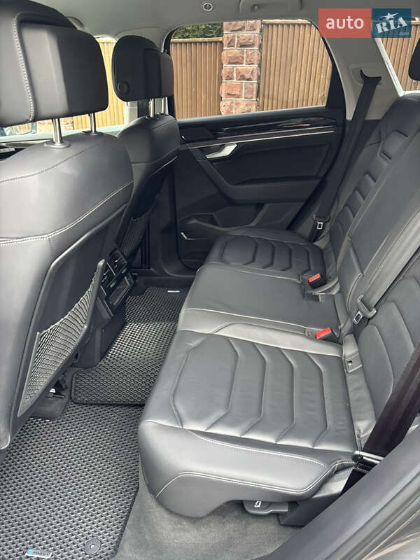 Внедорожник / Кроссовер Volkswagen Touareg 2023 в Тернополе