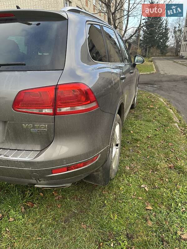 Внедорожник / Кроссовер Volkswagen Touareg 2011 в Буске