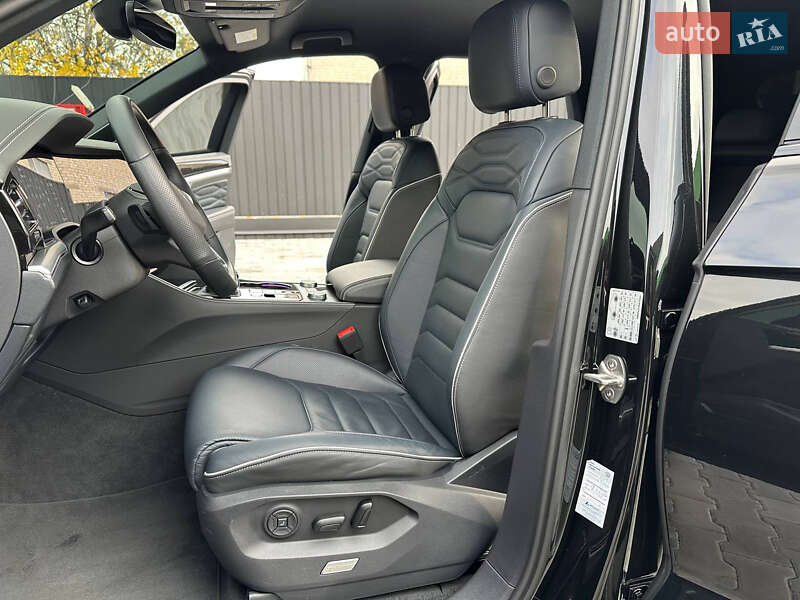 Внедорожник / Кроссовер Volkswagen Touareg 2024 в Днепре