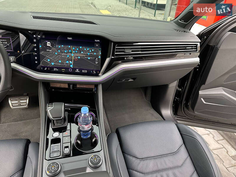 Внедорожник / Кроссовер Volkswagen Touareg 2024 в Днепре