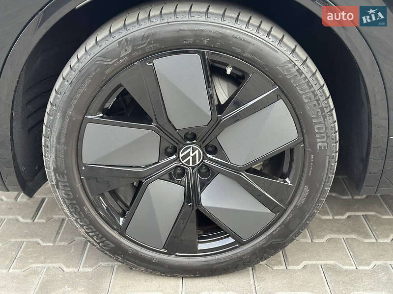 Внедорожник / Кроссовер Volkswagen Touareg 2024 в Днепре