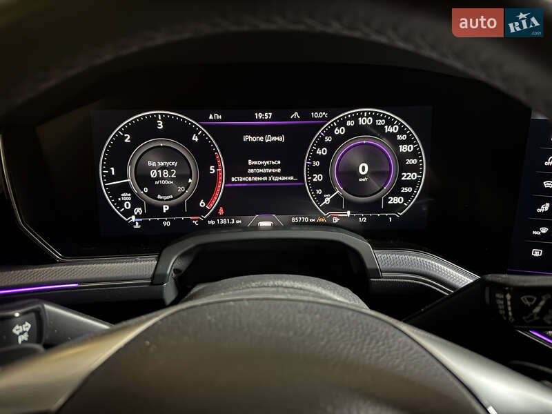 Внедорожник / Кроссовер Volkswagen Touareg 2019 в Александрие