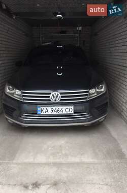 Внедорожник / Кроссовер Volkswagen Touareg 2017 в Киеве