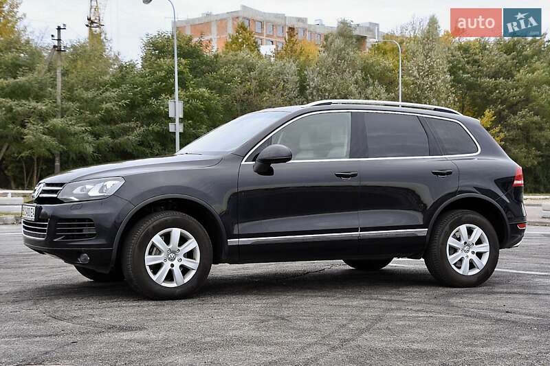 Позашляховик / Кросовер Volkswagen Touareg 2011 в Львові