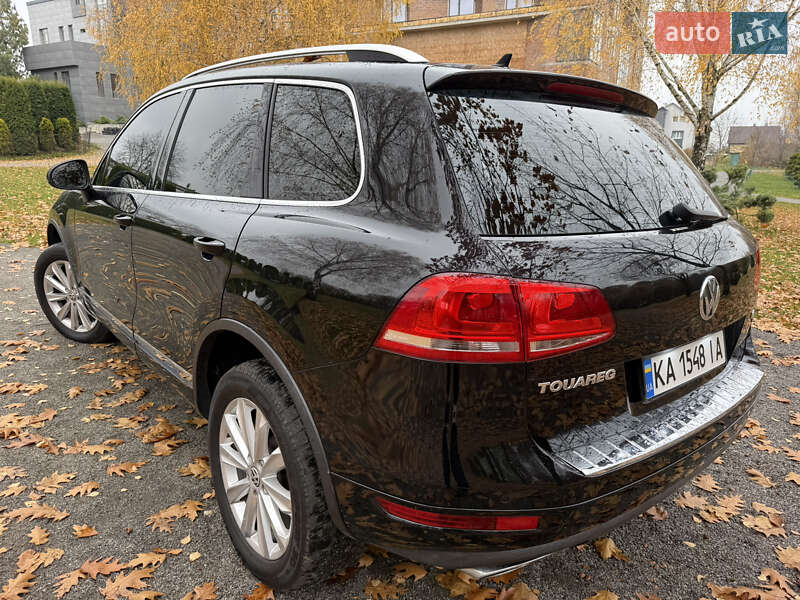 Внедорожник / Кроссовер Volkswagen Touareg 2011 в Хмельницком