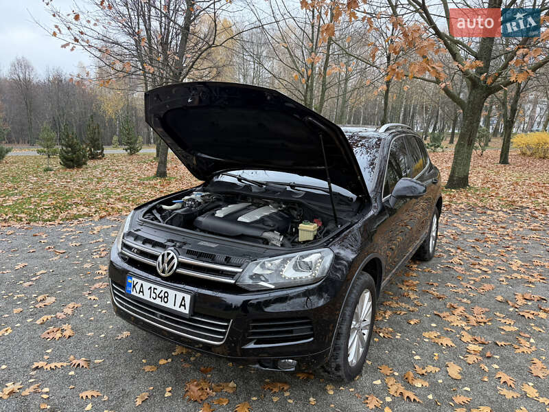 Внедорожник / Кроссовер Volkswagen Touareg 2011 в Хмельницком