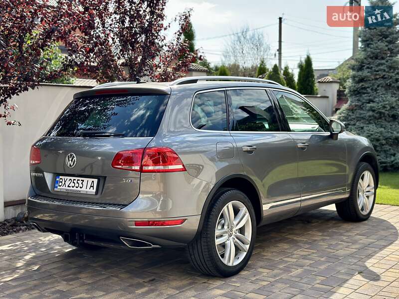 Внедорожник / Кроссовер Volkswagen Touareg 2014 в Виннице
