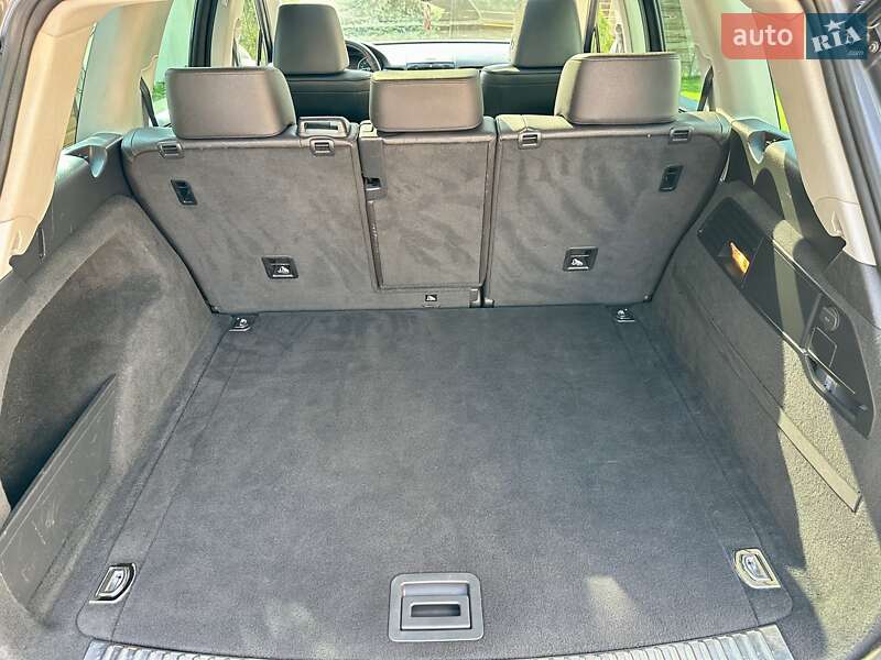 Внедорожник / Кроссовер Volkswagen Touareg 2014 в Виннице