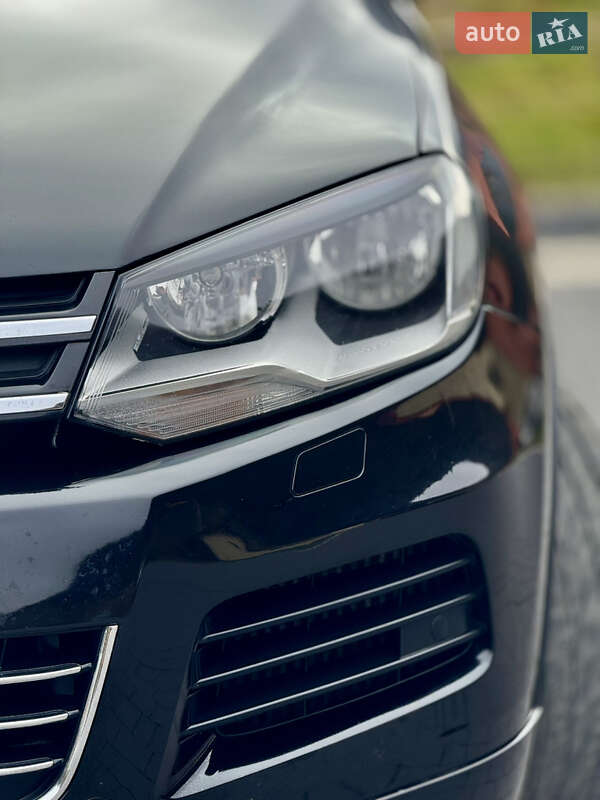 Внедорожник / Кроссовер Volkswagen Touareg 2012 в Межгорье