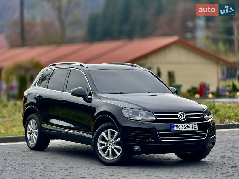 Внедорожник / Кроссовер Volkswagen Touareg 2012 в Межгорье