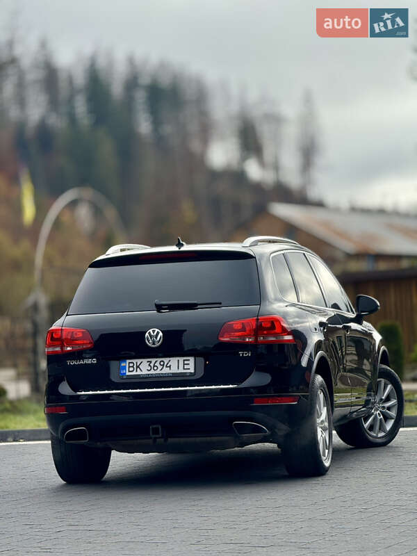 Внедорожник / Кроссовер Volkswagen Touareg 2012 в Межгорье