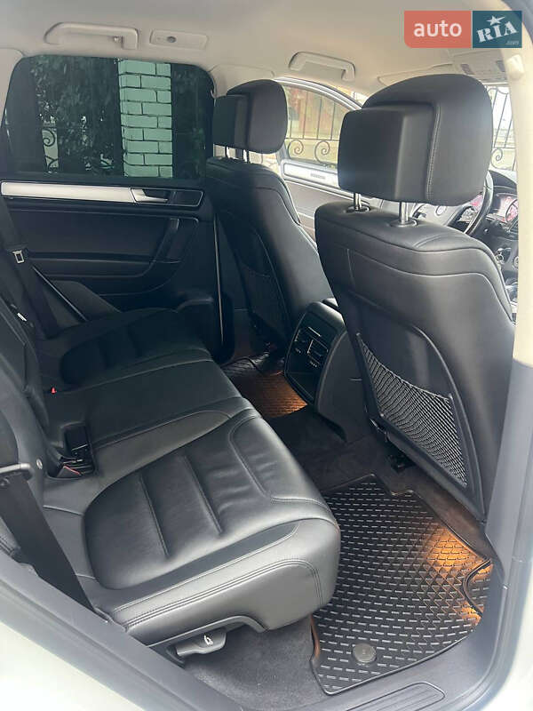 Внедорожник / Кроссовер Volkswagen Touareg 2016 в Черкассах фото 16 Внедорожник / Кроссовер Volkswagen Touareg 2016 в Черкассах
