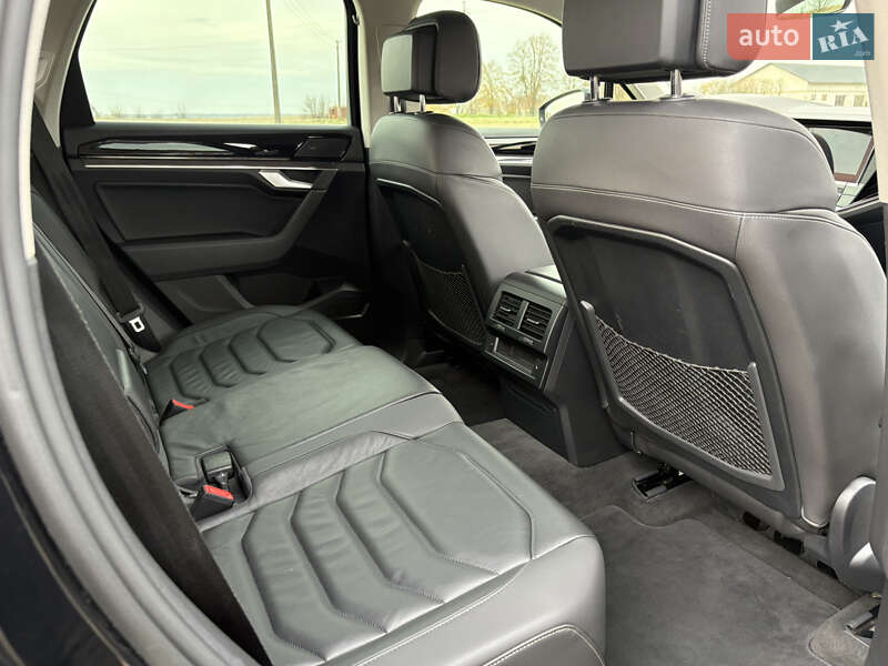 Внедорожник / Кроссовер Volkswagen Touareg 2021 в Луцке