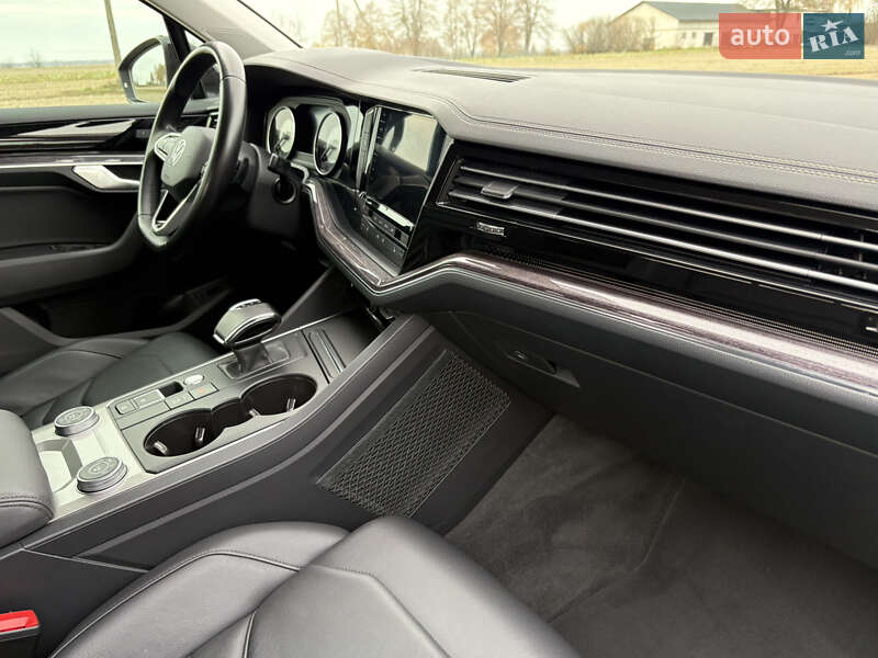 Внедорожник / Кроссовер Volkswagen Touareg 2021 в Луцке