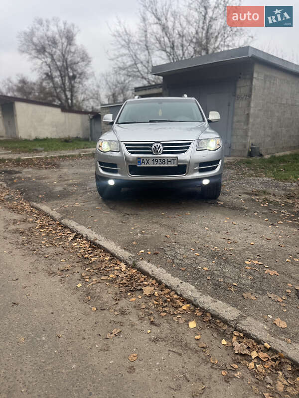Внедорожник / Кроссовер Volkswagen Touareg 2007 в Харькове
