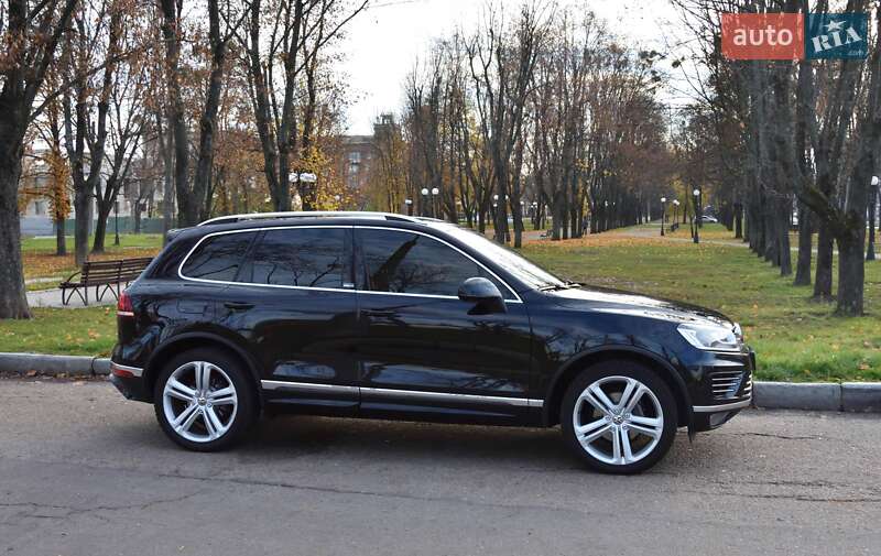 Позашляховик / Кросовер Volkswagen Touareg 2017 в Харкові