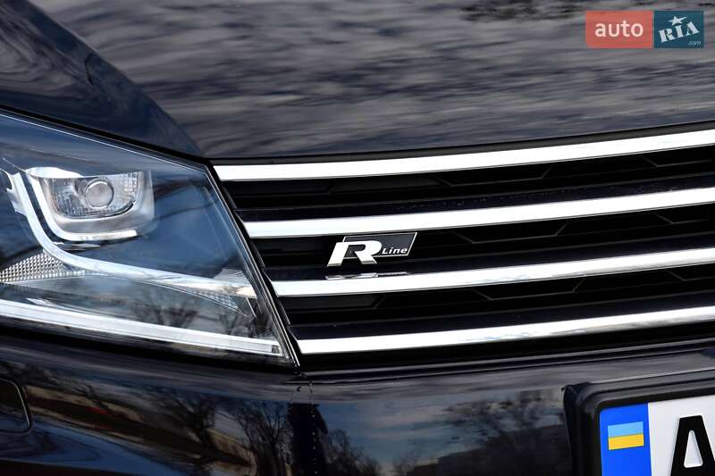 Позашляховик / Кросовер Volkswagen Touareg 2017 в Харкові