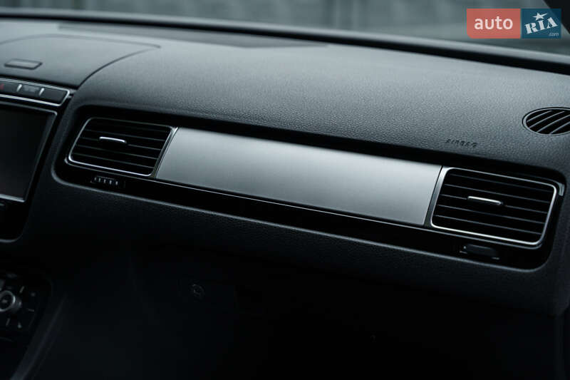 Позашляховик / Кросовер Volkswagen Touareg 2016 в Києві фото 27 Позашляховик / Кросовер Volkswagen Touareg 2016 в Києві