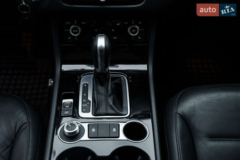 Позашляховик / Кросовер Volkswagen Touareg 2016 в Києві фото 21 Позашляховик / Кросовер Volkswagen Touareg 2016 в Києві