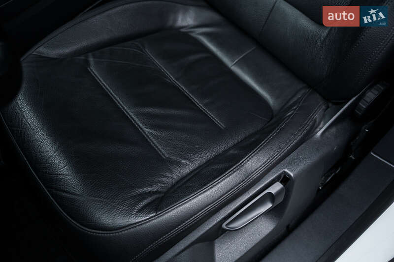 Позашляховик / Кросовер Volkswagen Touareg 2016 в Києві фото 31 Позашляховик / Кросовер Volkswagen Touareg 2016 в Києві