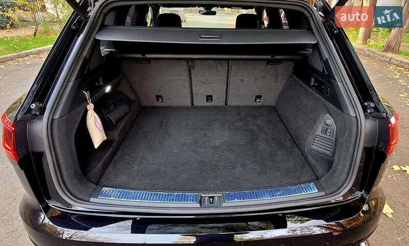 Внедорожник / Кроссовер Volkswagen Touareg 2020 в Николаеве