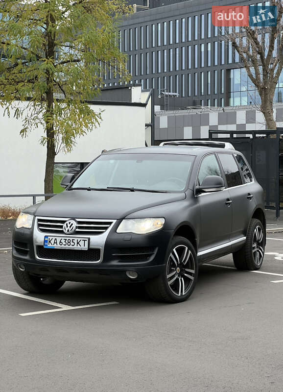 Позашляховик / Кросовер Volkswagen Touareg 2008 в Києві