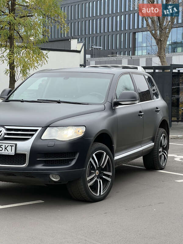 Позашляховик / Кросовер Volkswagen Touareg 2008 в Києві