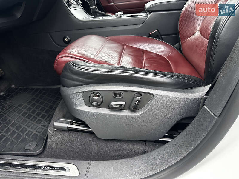 Позашляховик / Кросовер Volkswagen Touareg 2014 в Полтаві