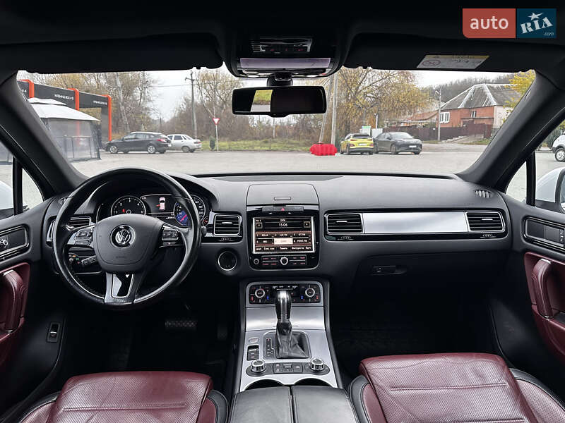 Позашляховик / Кросовер Volkswagen Touareg 2014 в Полтаві