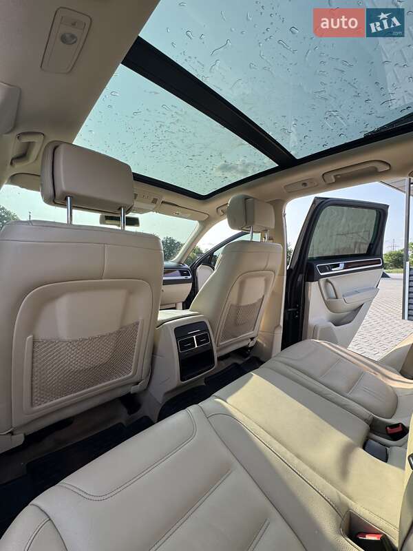 Позашляховик / Кросовер Volkswagen Touareg 2012 в Врадіївці