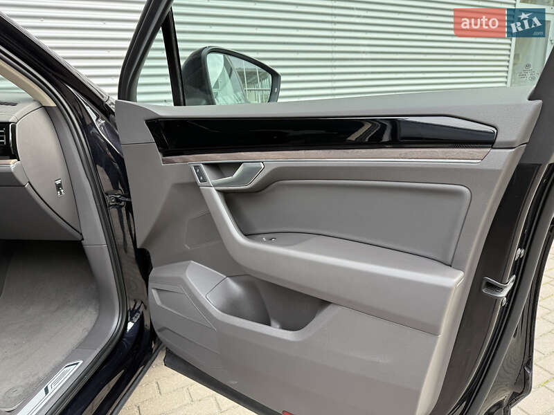 Внедорожник / Кроссовер Volkswagen Touareg 2021 в Ровно