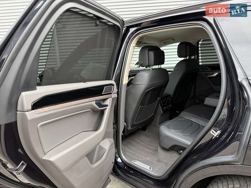 Внедорожник / Кроссовер Volkswagen Touareg 2021 в Ровно