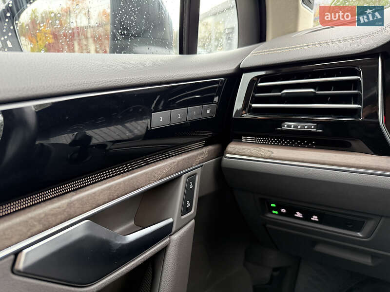 Внедорожник / Кроссовер Volkswagen Touareg 2021 в Ровно