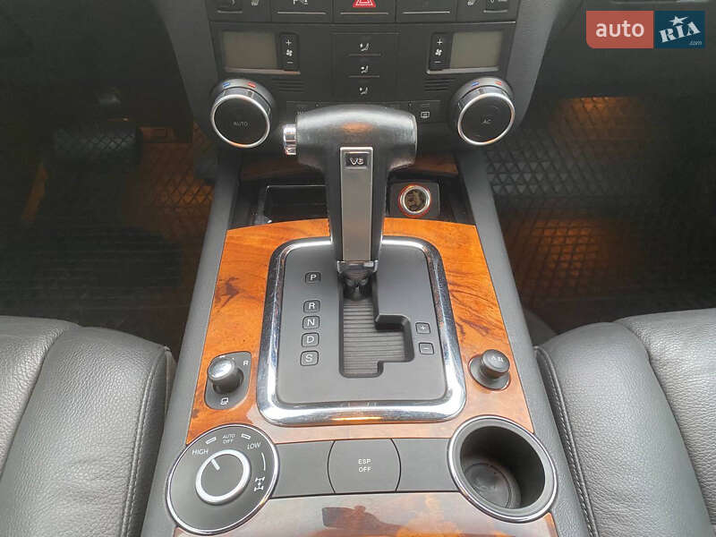 Позашляховик / Кросовер Volkswagen Touareg 2007 в Хмельницькому